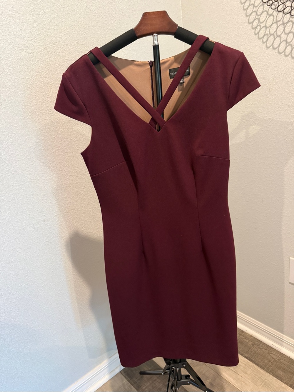 connected apparel Burgundy V-Neck Strappy Sheath Midi Dress